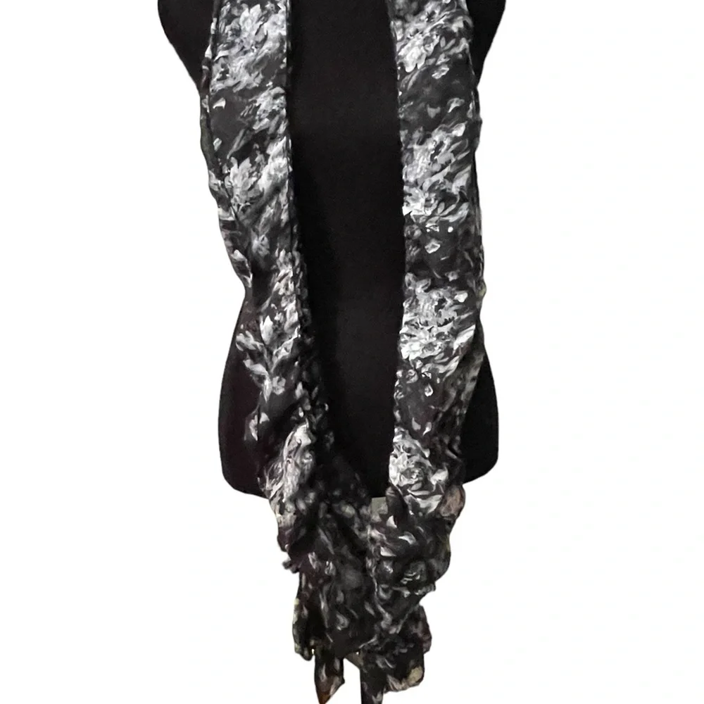 Elegant Black and‎ White Floral Scarf